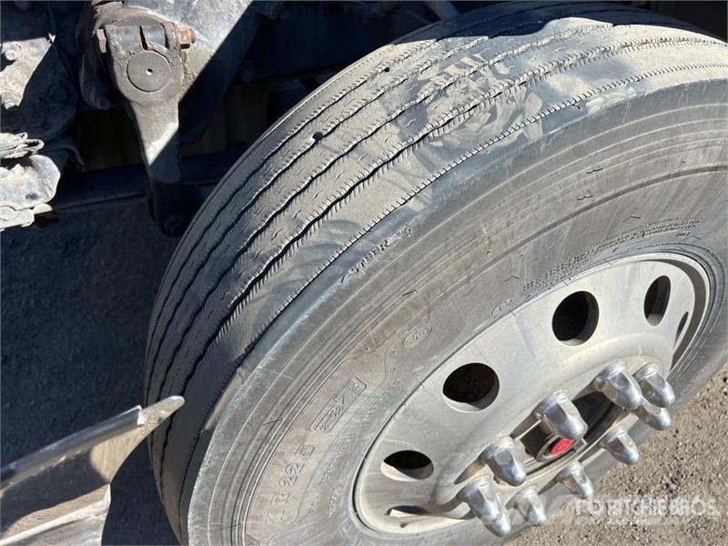 Western Star W5700XE 6x4 T/A Day Cab Truck Tractor وحدات الجر