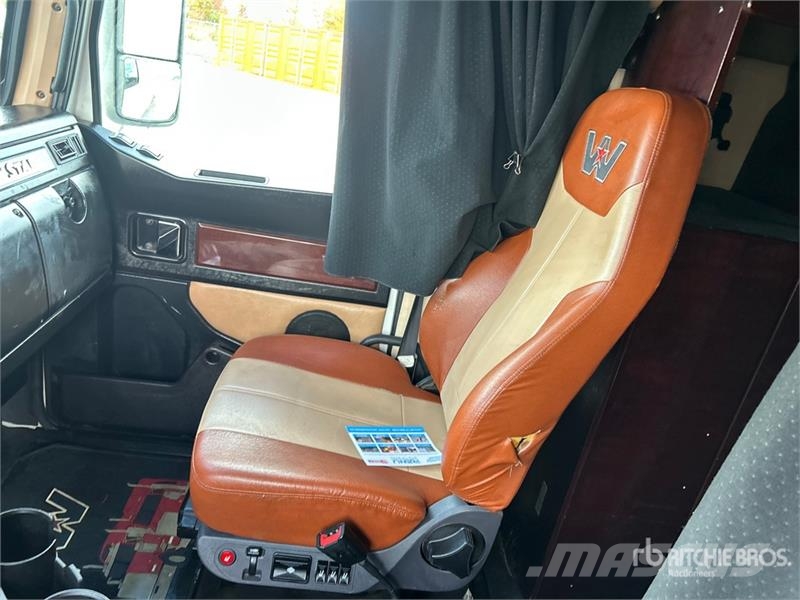 Western Star W5700XE 6x4 T/A Sleeper Truck Tractor Седельные тягачи