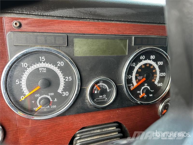 Western Star W5700XE 6x4 T/A Sleeper Truck Tractor Седельные тягачи