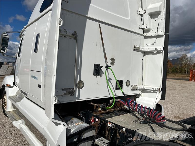 Western Star W5700XE 6x4 T/A Sleeper Truck Tractor Седельные тягачи