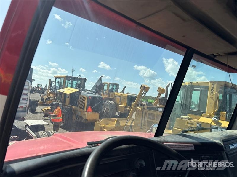 Western Star WB 610.24 7720 lb Knuckle Boom on Western Star 480 크레인 트럭