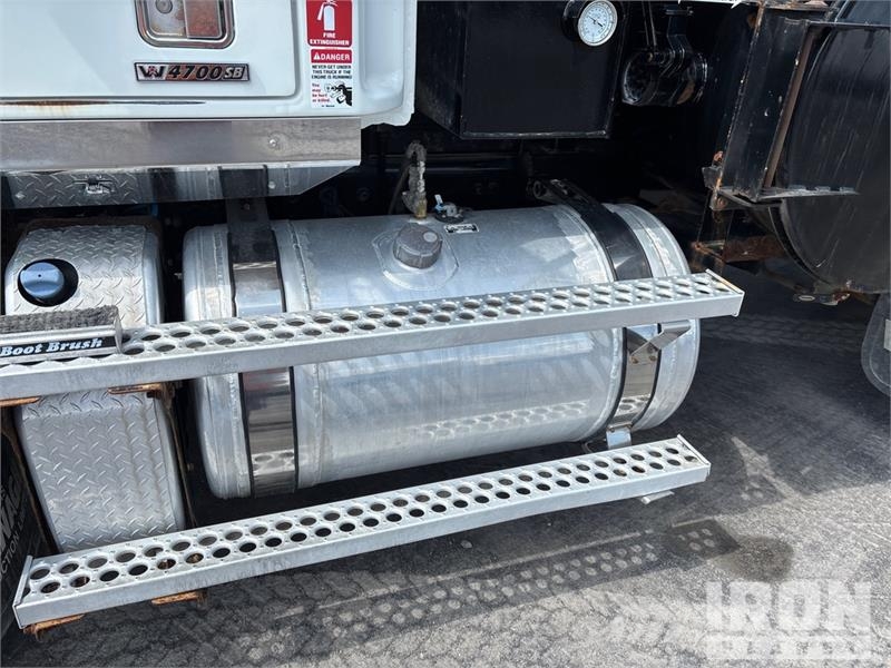 Western Star Westech on Western Star 4700 8x4 Vacuum Excavator 組合/真空油槽車