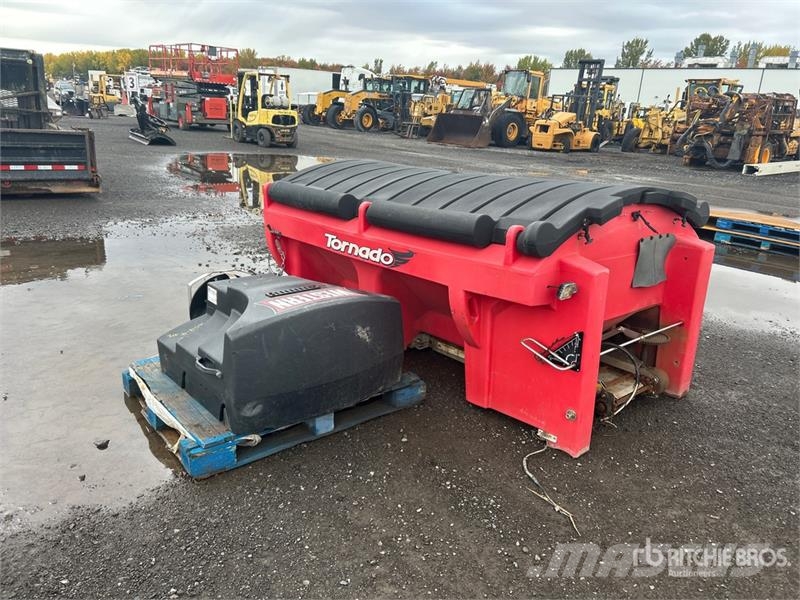Western Tornado Salt Spreader - Fits Pickup Posipači soli i pijeska