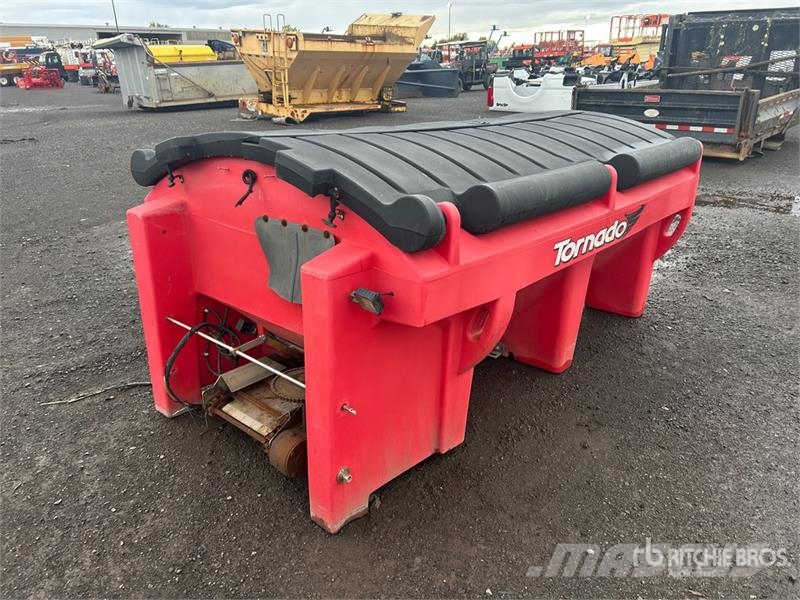 Western Tornado Salt Spreader - Fits Pickup Posipači soli i pijeska