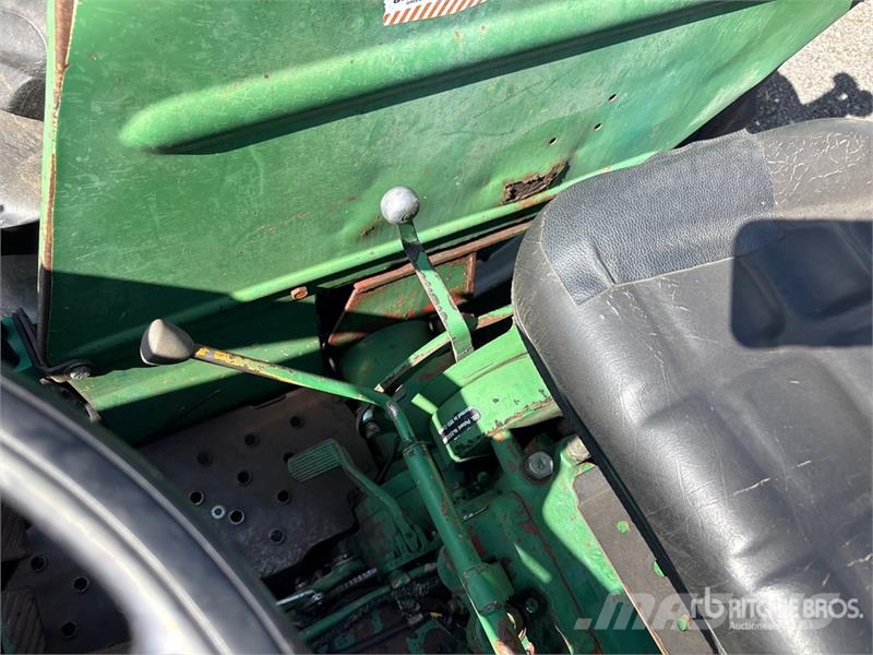 White 1370 2WD Tractor (Inoperable) Trattori