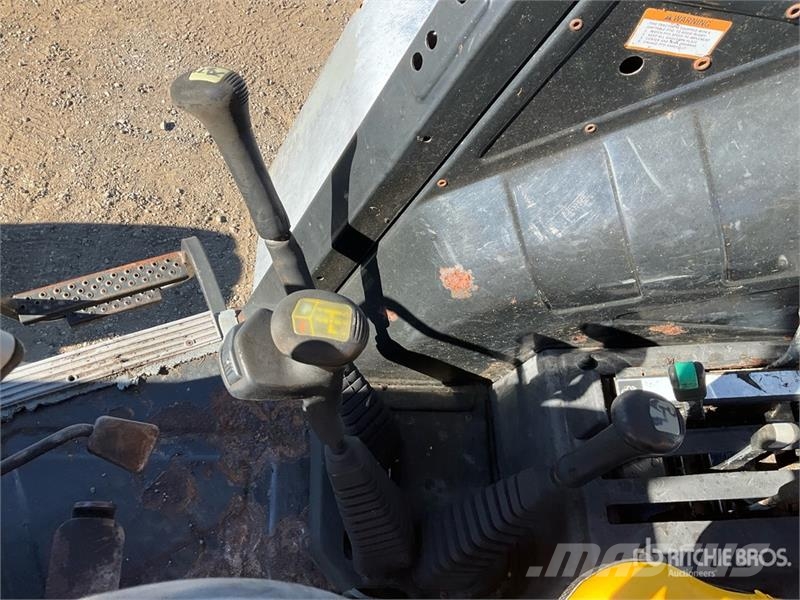 White 6085 2WD Tractor الجرارات