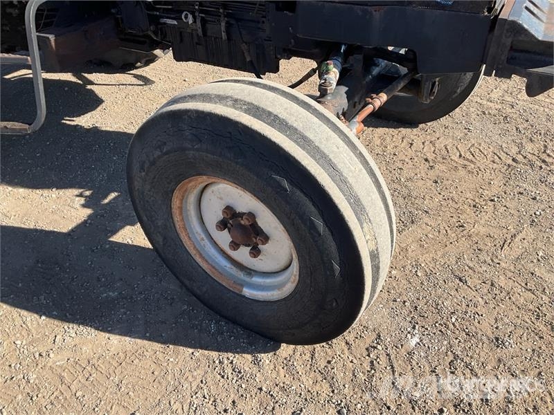 White 6085 2WD Tractor الجرارات