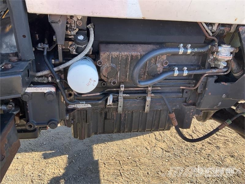 White 6085 2WD Tractor الجرارات