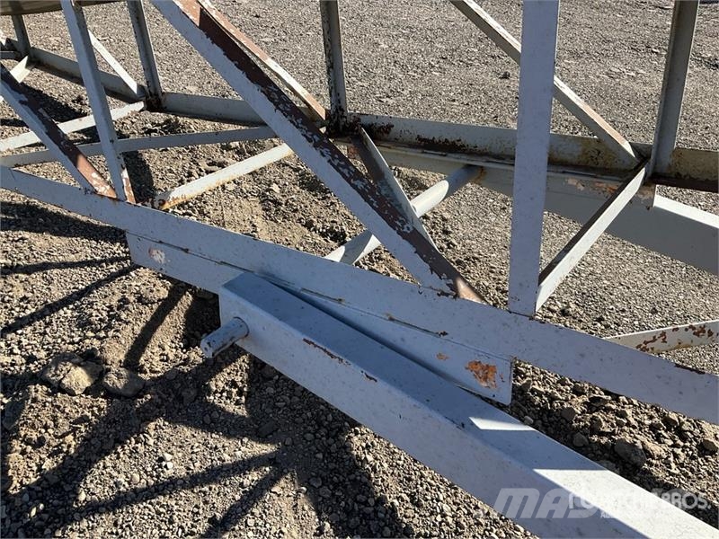 Willis 30X60E 30 in x 60 ft Portable Radial Stacki Építőipar - Egyebek