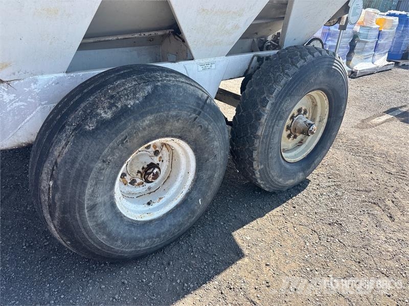 WILLMAR 600 Tow-Behind Fertilizer Cart Esparcidoras de minerales