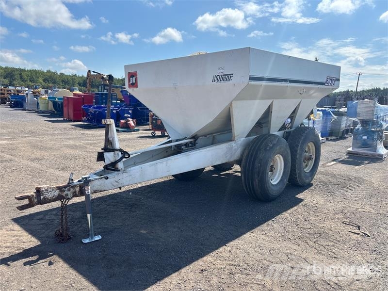 WILLMAR 600 Tow-Behind Fertilizer Cart Esparcidoras de minerales