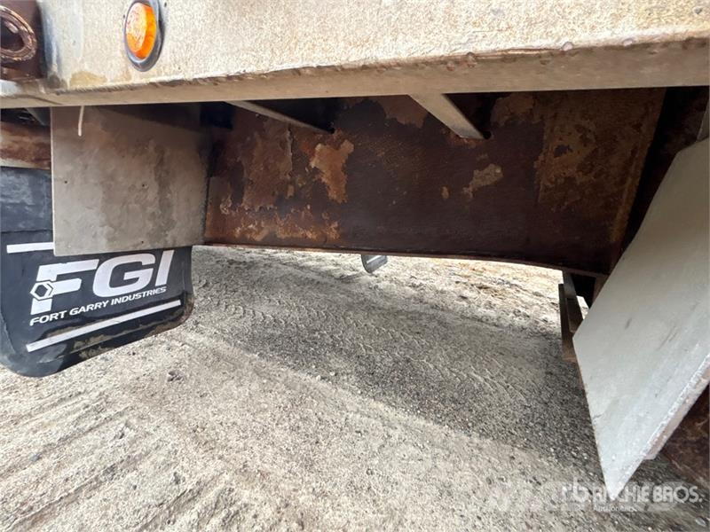 Wilson 47 ft T/A Step Deck Trailer لوادر منخفضة
