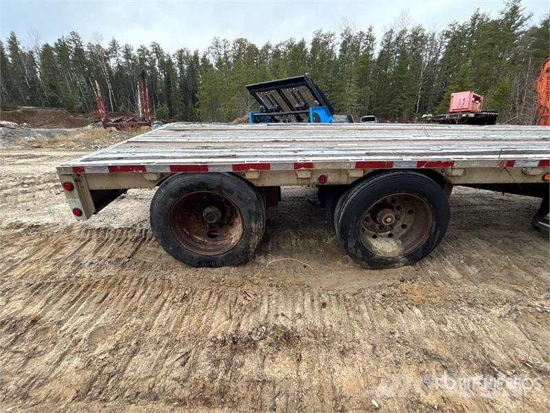 Wilson 47 ft T/A Step Deck Trailer لوادر منخفضة