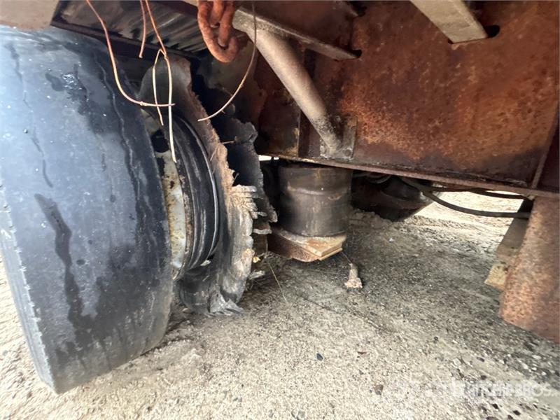 Wilson 47 ft T/A Step Deck Trailer لوادر منخفضة