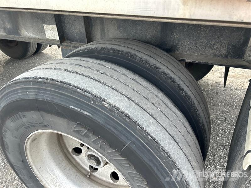 Wilson 48 ft T/A Spread Axle Flatbed Trailer مقطوروات مسطحة/مفصلية الجوانب