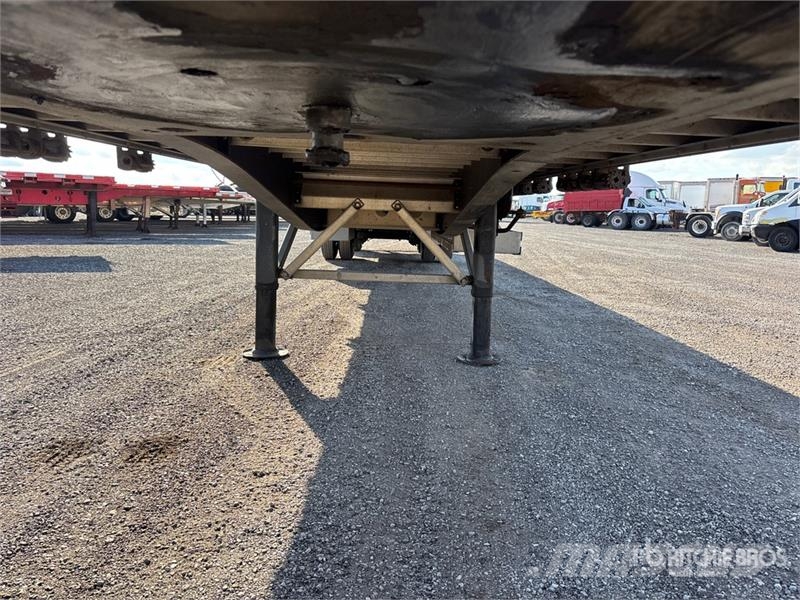 Wilson Roadbrute 53 ft T/A Spread Axle Flatbed Trailer Rimorchi con sponde ribaltabili