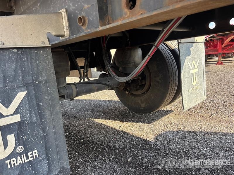 Wilson Roadbrute 53 ft T/A Spread Axle Flatbed Trailer Rimorchi con sponde ribaltabili