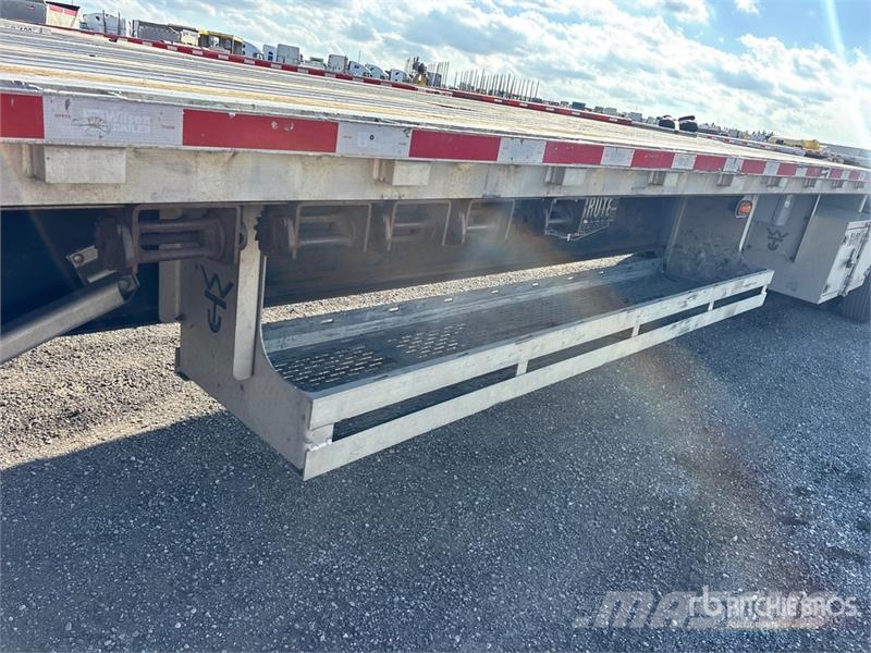 Wilson Roadbrute 53 ft T/A Spread Axle Flatbed Trailer Rimorchi con sponde ribaltabili