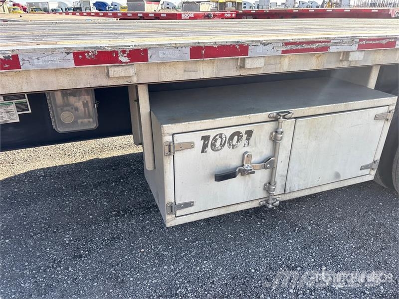 Wilson Roadbrute 53 ft T/A Spread Axle Flatbed Trailer Rimorchi con sponde ribaltabili
