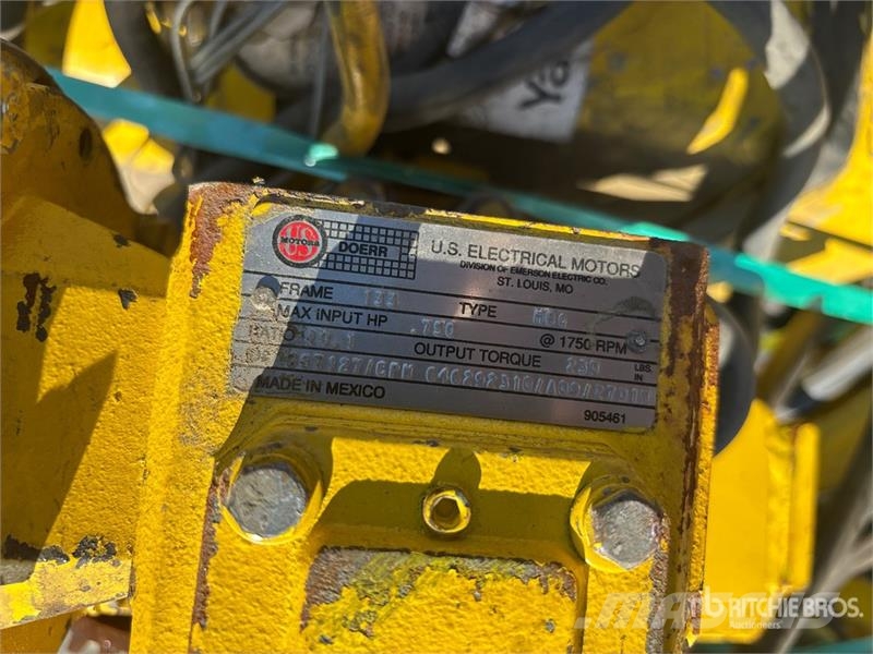Yale 4000lb Material Hoist المصاعد والرافعات المادية