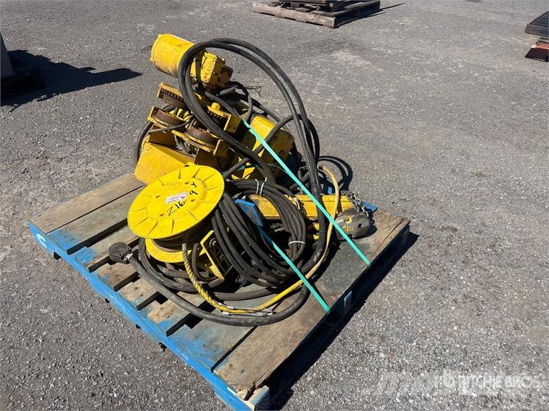 Yale 4000lb Material Hoist المصاعد والرافعات المادية