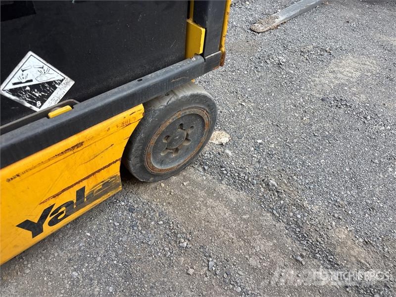 Yale 4350 lb Electric Forklift Električni viličari