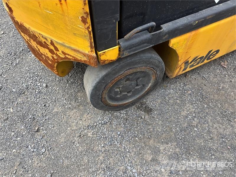 Yale 4350 lb Electric Forklift Električni viličari