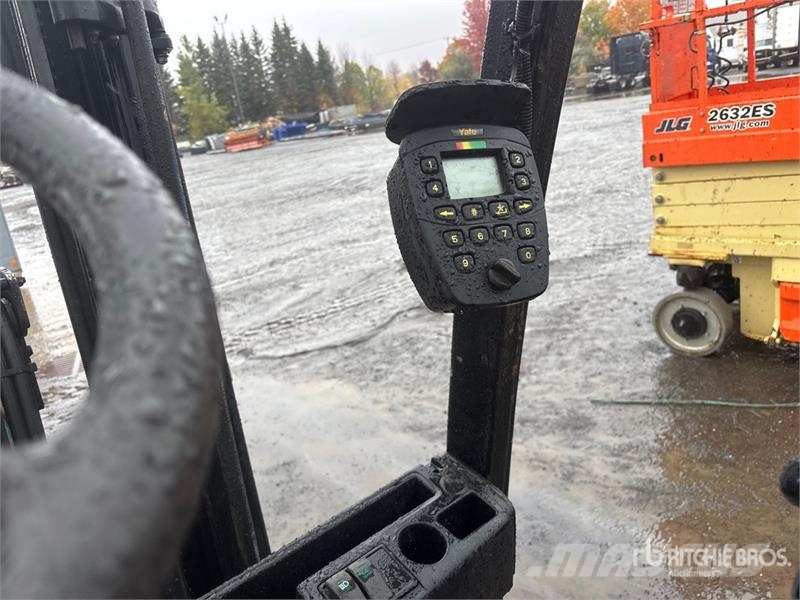 Yale ERC045VGN36TE088 4200 lb Electric Forklift Akumulátorové vozíky