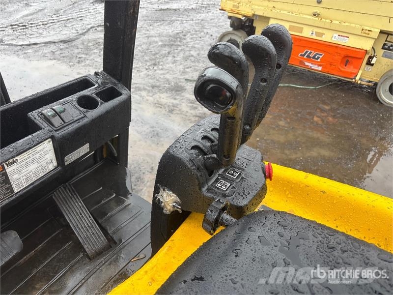 Yale ERC045VGN36TE088 4200 lb Electric Forklift Akumulátorové vozíky
