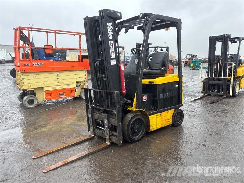 Yale ERC045VGN36TE088 4200 lb Electric Forklift Akumulátorové vozíky