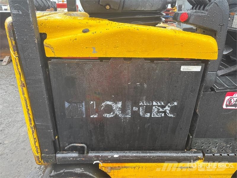 Yale ERC045VGN36TE088 4200 lb Electric Forklift Akumulátorové vozíky