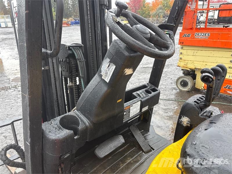 Yale ERC045VGN36TE088 4200 lb Electric Forklift Akumulátorové vozíky
