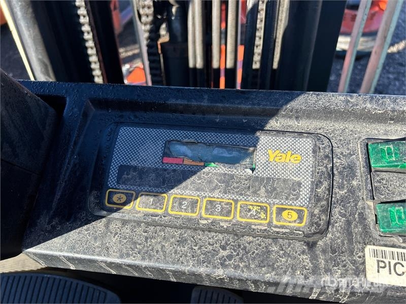 Yale ERC050ZGN48TE082 5000 lb Electric Forklift Elektrostapler