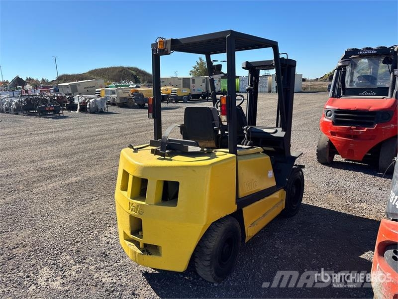 Yale GLP060TFNUAE81 6000 lb Pneumatic Tire Forklift Targoncák-Egyéb