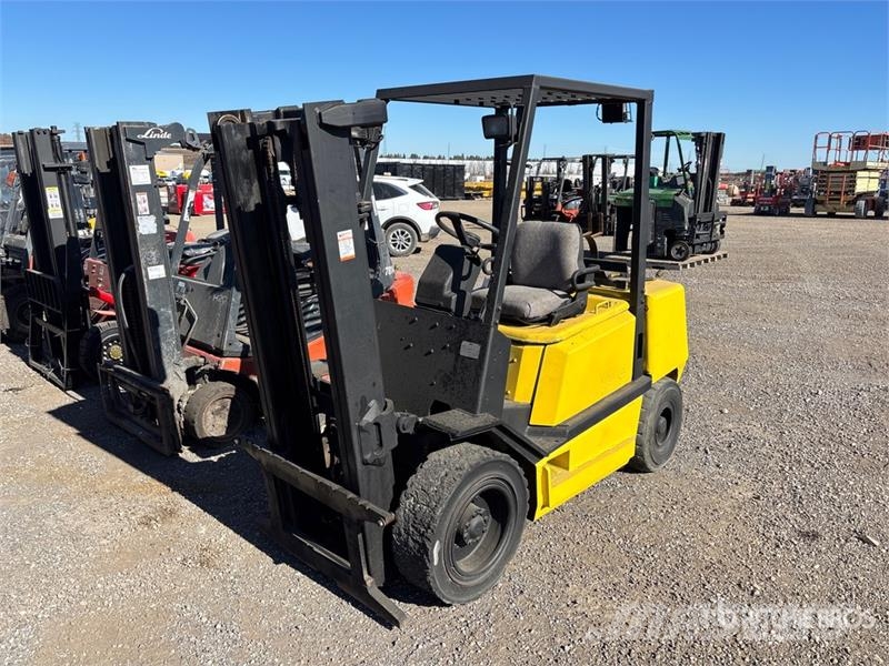 Yale GLP060TFNUAE81 6000 lb Pneumatic Tire Forklift Targoncák-Egyéb