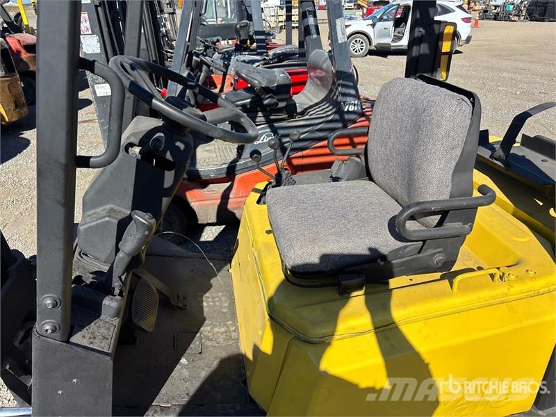 Yale GLP060TFNUAE81 6000 lb Pneumatic Tire Forklift Targoncák-Egyéb