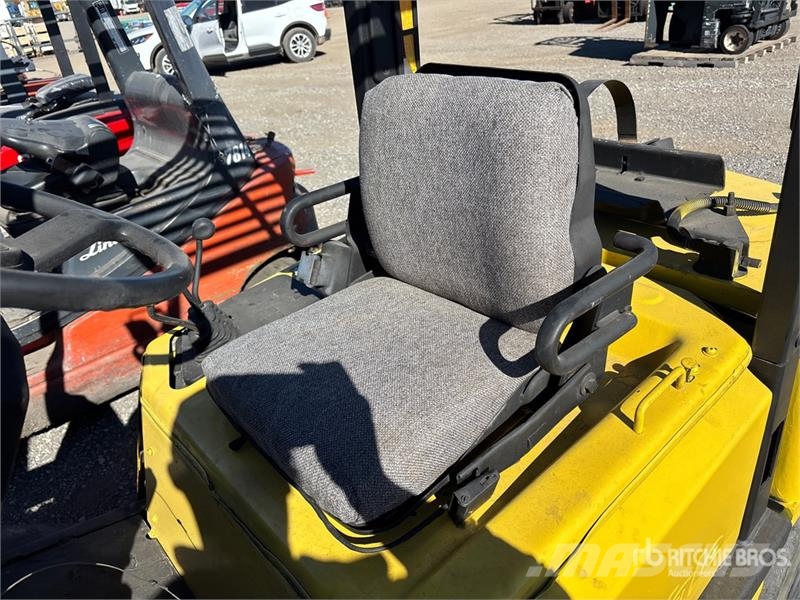 Yale GLP060TFNUAE81 6000 lb Pneumatic Tire Forklift Targoncák-Egyéb