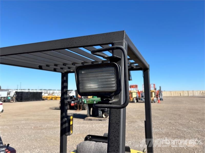 Yale GLP060TFNUAE81 6000 lb Pneumatic Tire Forklift Targoncák-Egyéb