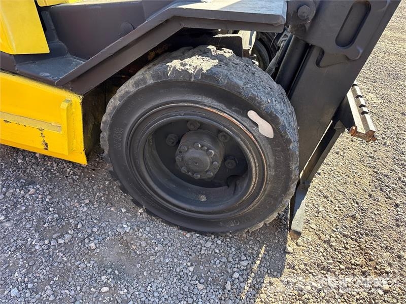 Yale GLP060TFNUAE81 6000 lb Pneumatic Tire Forklift Targoncák-Egyéb
