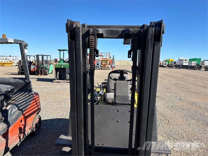 Yale GLP060TFNUAE81 6000 lb Pneumatic Tire Forklift Targoncák-Egyéb