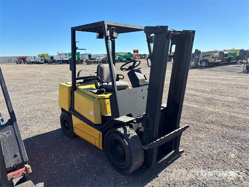 Yale GLP060TFNUAE81 6000 lb Pneumatic Tire Forklift Targoncák-Egyéb