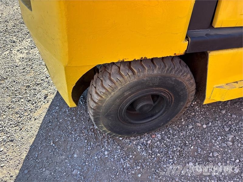 Yale GLP060TFNUAE81 6000 lb Pneumatic Tire Forklift Targoncák-Egyéb