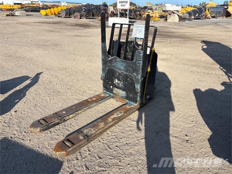 Yale MPB045VG 4510 lb Electric Pallet Jack ハンドパレットトラック