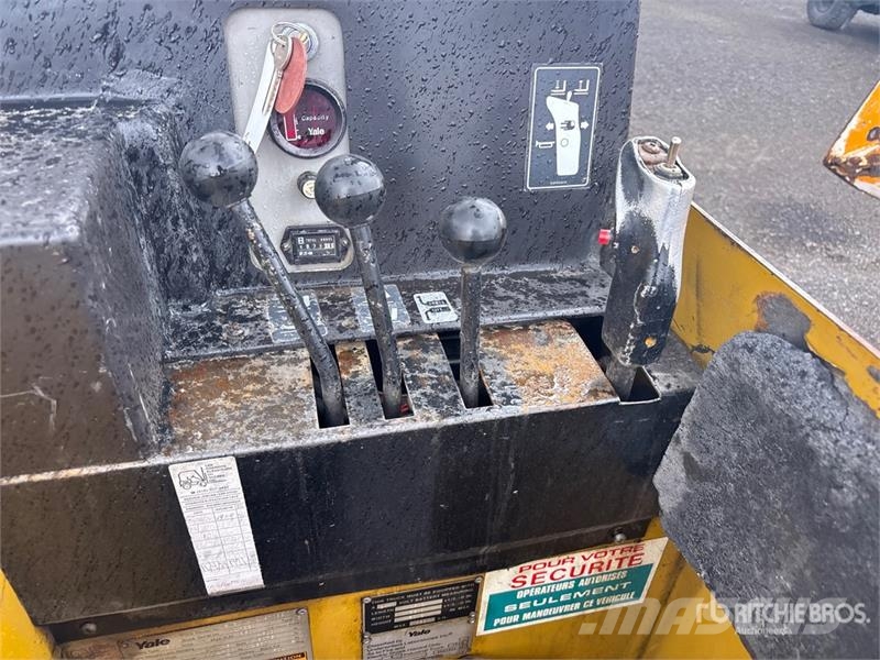 Yale NE030 3000 lb Order Picker 미디엄 리프트 오더 피커