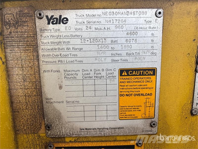 Yale NE030 3000 lb Order Picker 미디엄 리프트 오더 피커