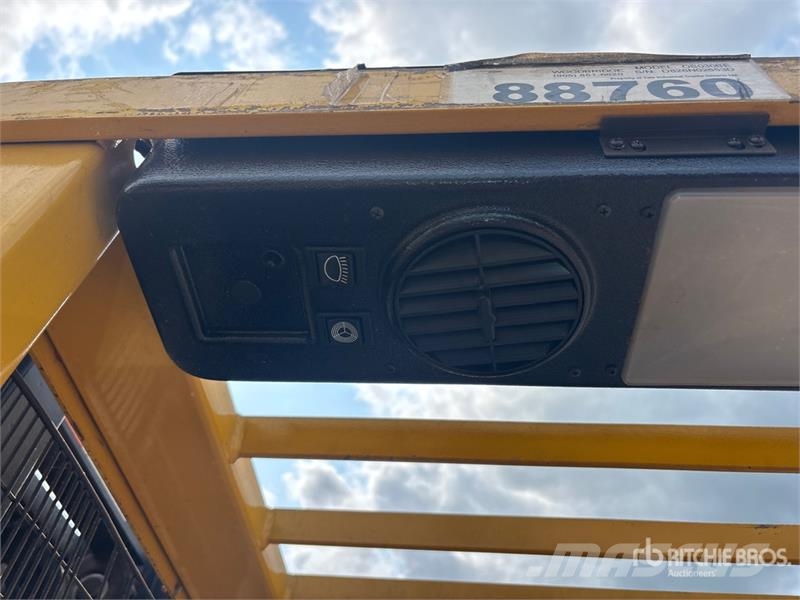 Yale OS030BEN36TE095 2500 lb Order Picker Välitasokeräilytrukit