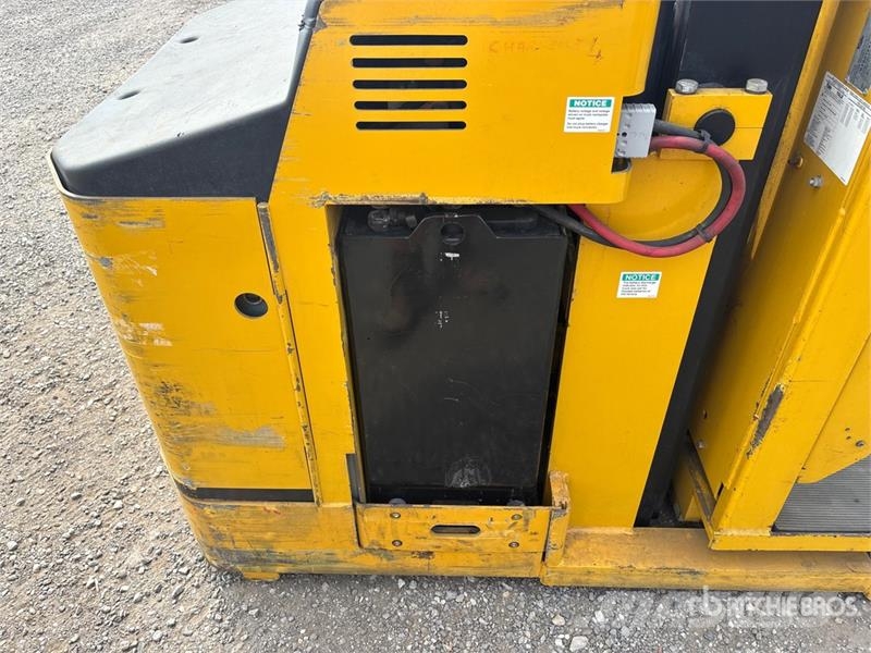 Yale OS030BEN36TE095 2500 lb Order Picker Välitasokeräilytrukit