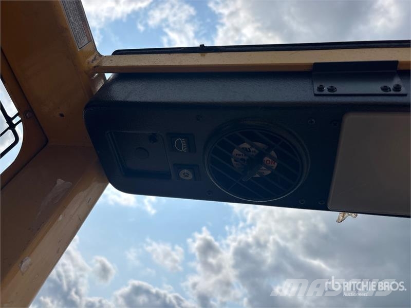 Yale OS030BEN36TE095 2500 lb Order Picker Välitasokeräilytrukit