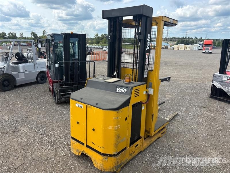 Yale OS030BEN36TE095 2500 lb Order Picker Välitasokeräilytrukit