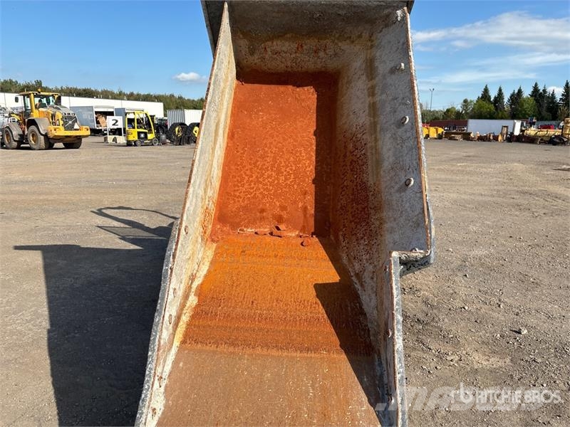 Yanmar C12R Stand-On Mini Crawler Dumper عربات نقل قلابة للمواقع